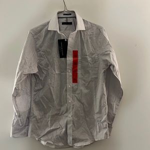 ⭐️ 3/$50 ⭐️ NWT Tommy Hilfiger Regular Fit Dress Shirt - Size Medium